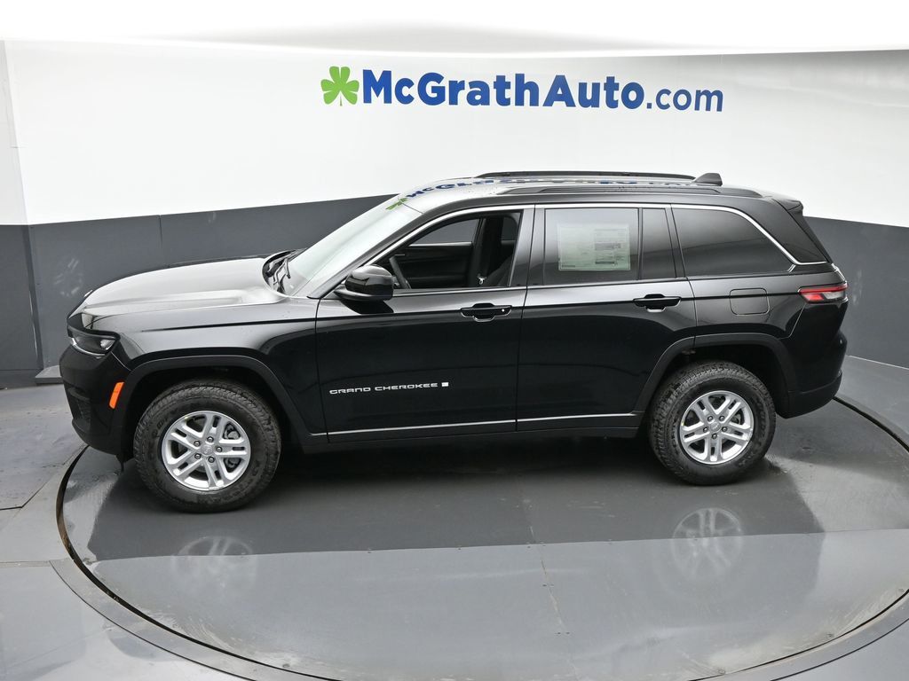 2025 Jeep Grand Cherokee Laredo photo 16
