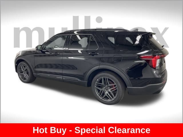 2025 Ford Explorer ST photo 2