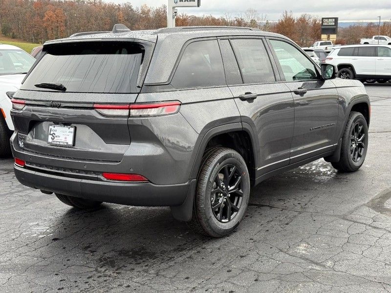 2025 Jeep Grand Cherokee Altitude X photo 3