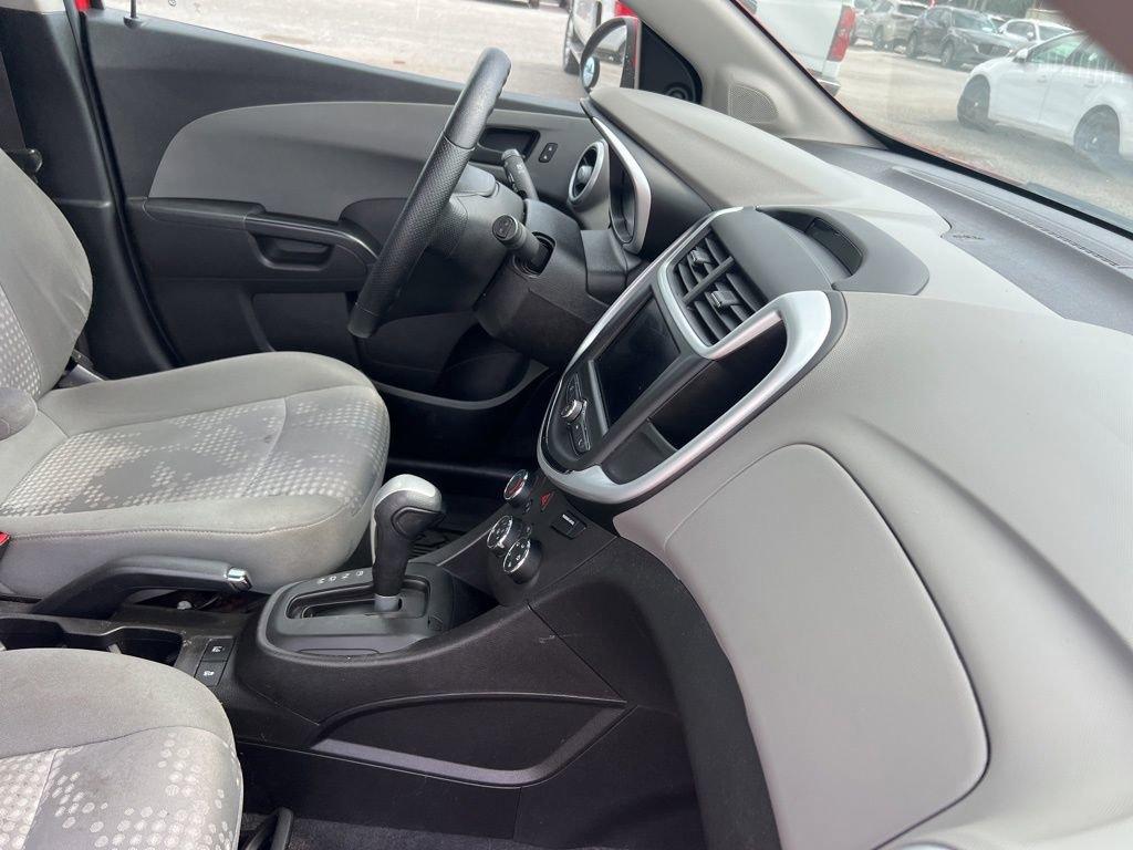 2020 Chevrolet Sonic LT photo 13
