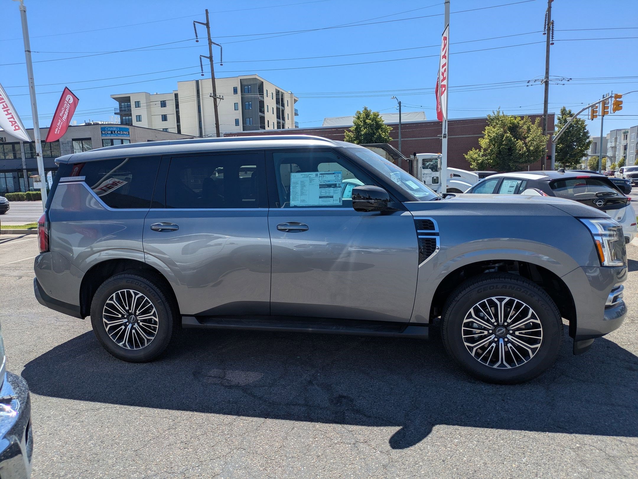 2025 Nissan Armada Platinum photo 2