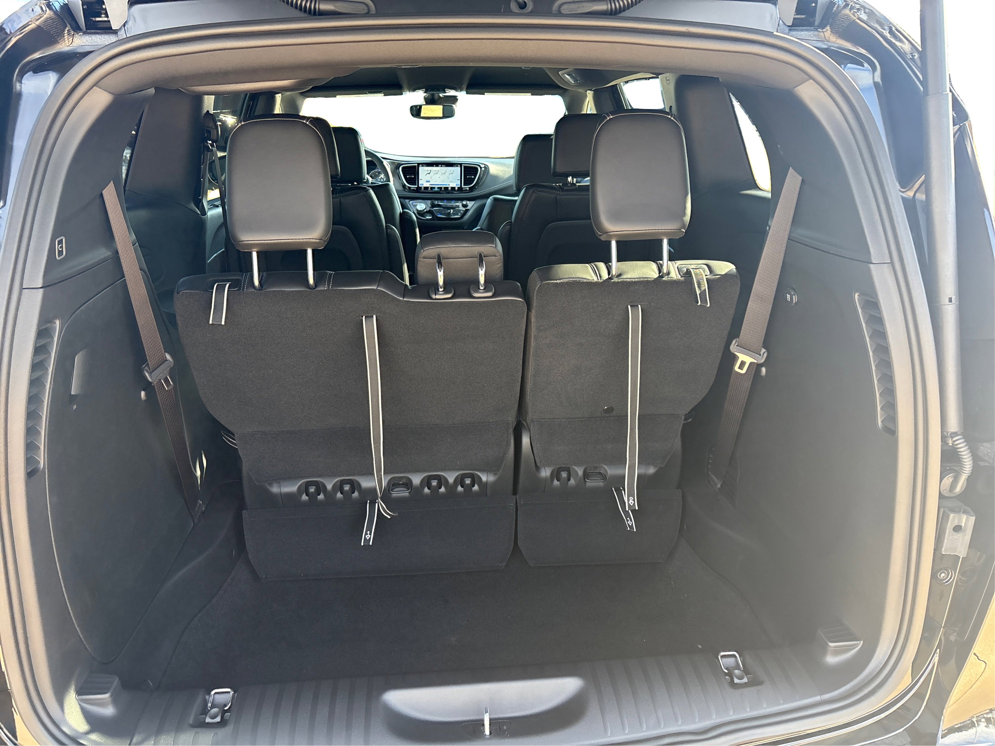 2026 Chrysler Pacifica photo 10