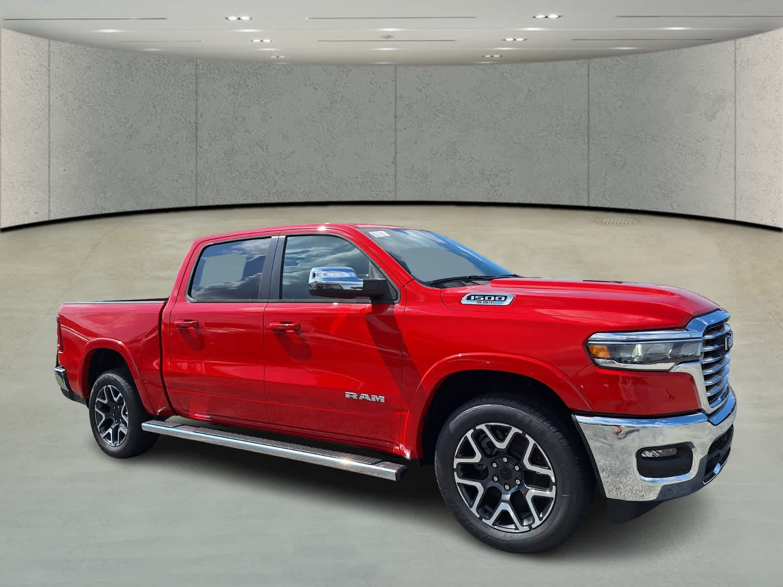 2025 Ram 1500 Laramie photo 3