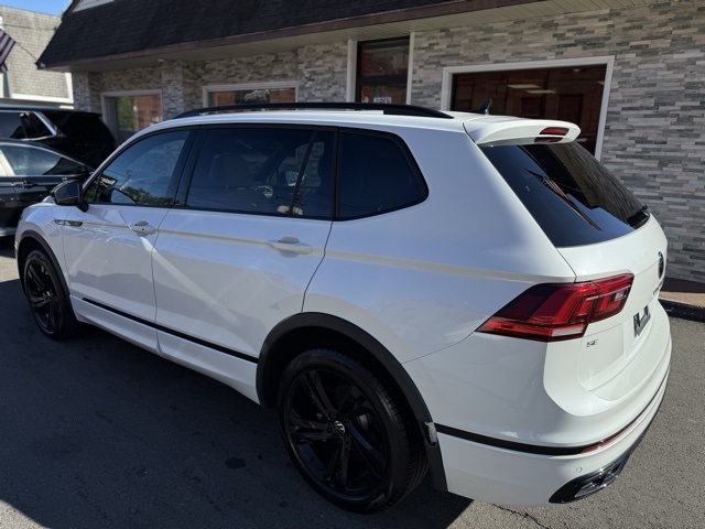 2024 Volkswagen Tiguan SE R-Line Black photo 4