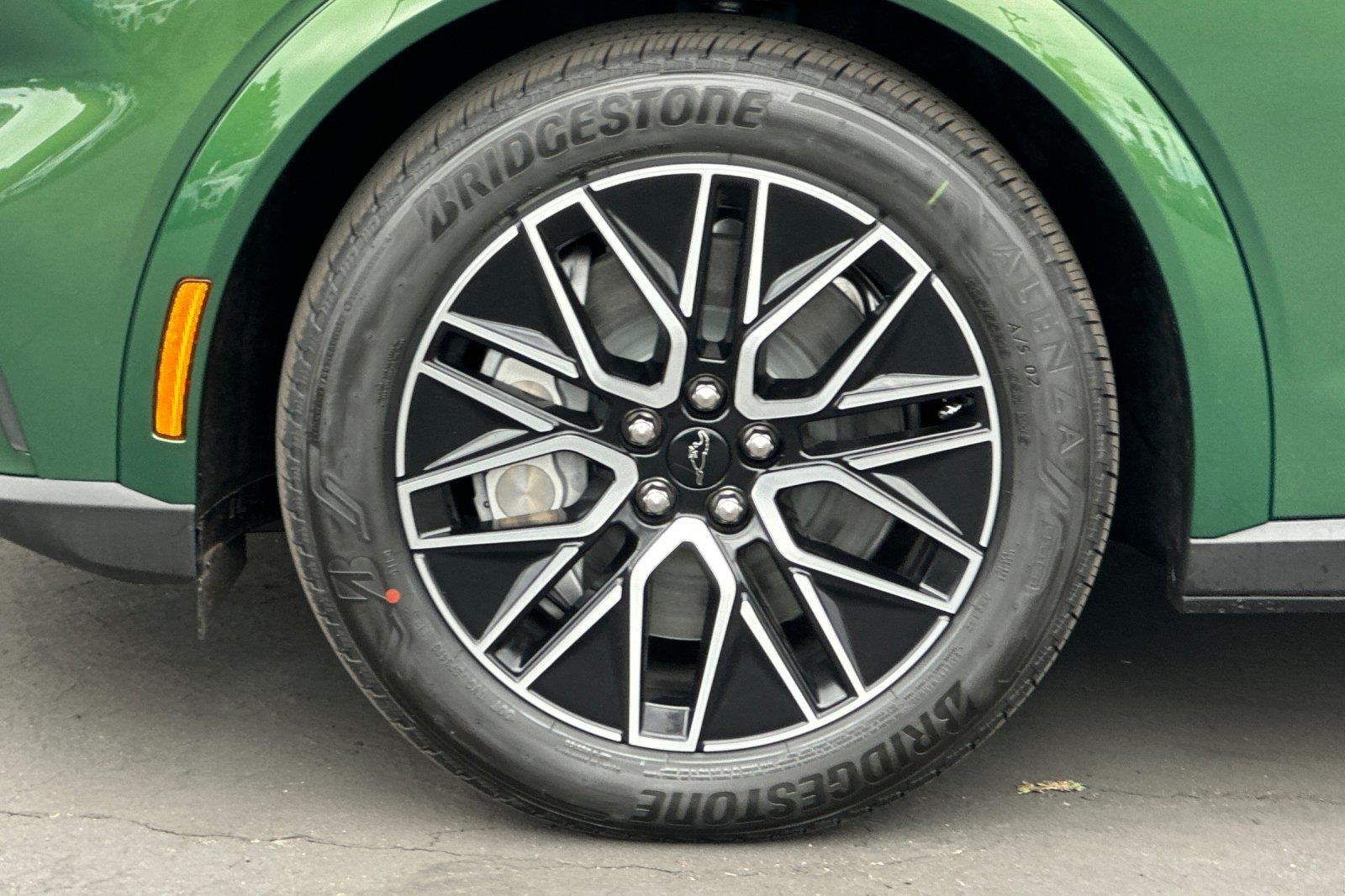 2025 Ford Mustang Mach-E Premium photo 29