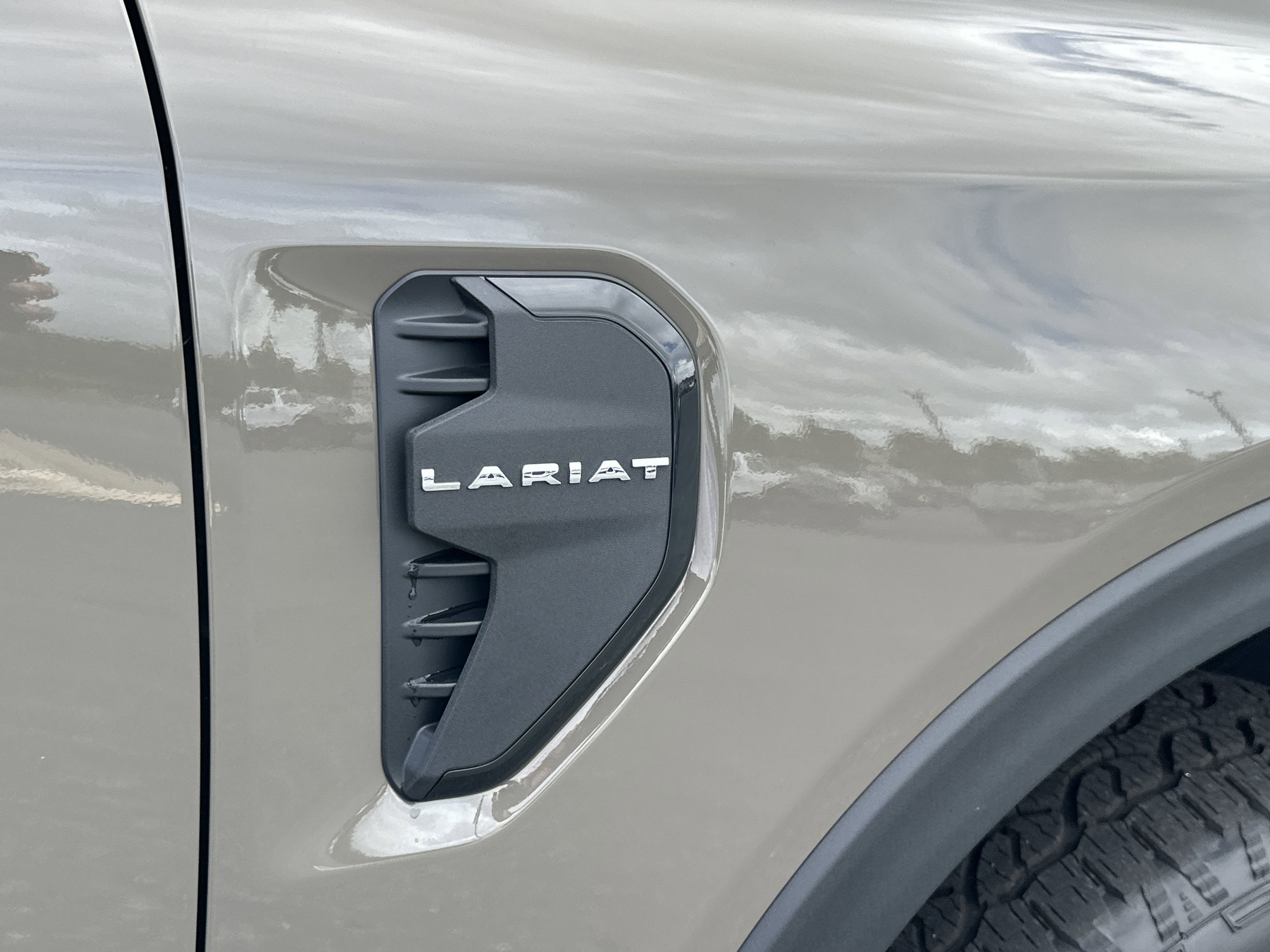 2025 Ford Ranger Lariat photo 4
