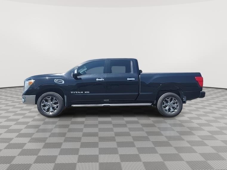 2017 Nissan Titan SV photo 2