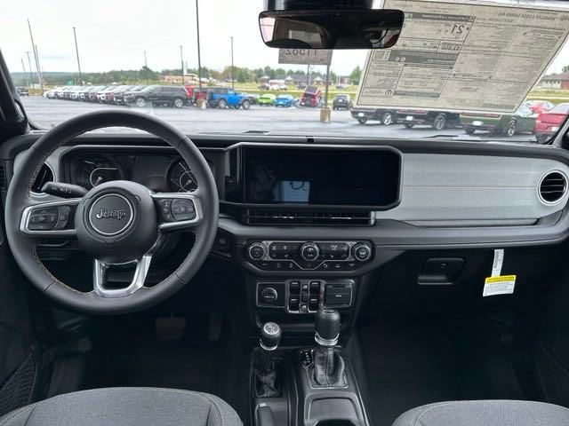 2024 Jeep Wrangler Sahara photo 20
