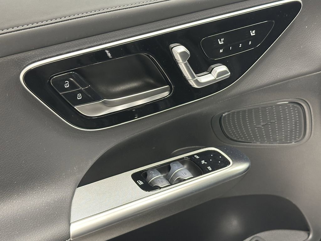 2026 Mercedes Benz GLC 300 photo 10