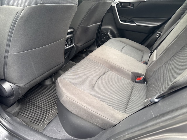 2021 Toyota RAV4 Hybrid LE photo 16