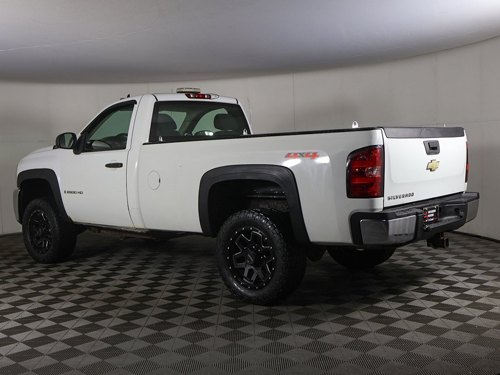 2007 Chevrolet Silverado 2500HD Work Truck photo 3