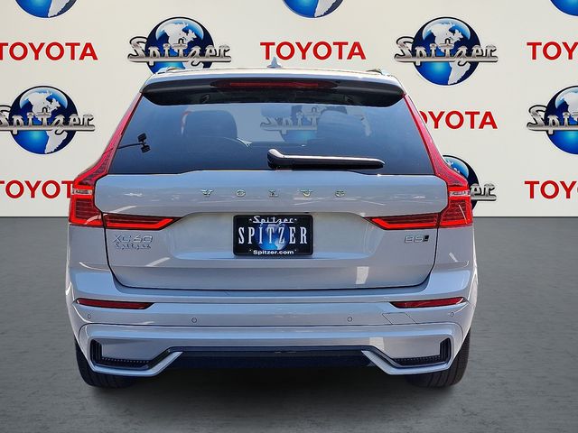 2025 Volvo XC60 B5 Plus photo 6