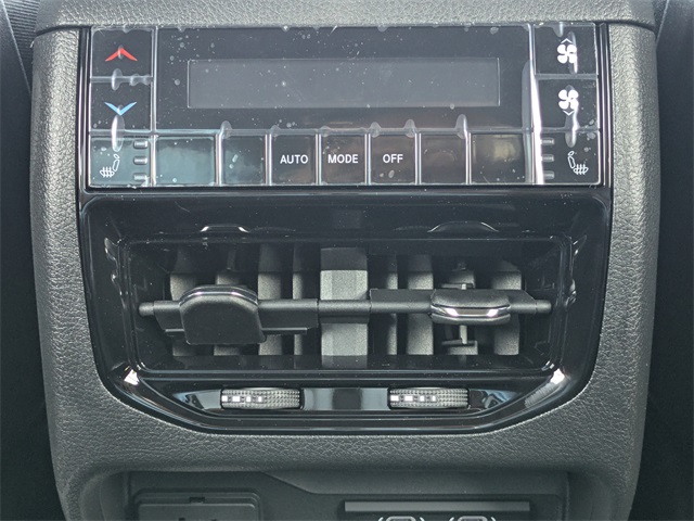 2025 Jeep Grand Cherokee Limited photo 14