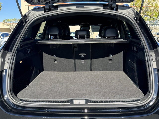 2026 Mercedes Benz GLC 300 photo 3