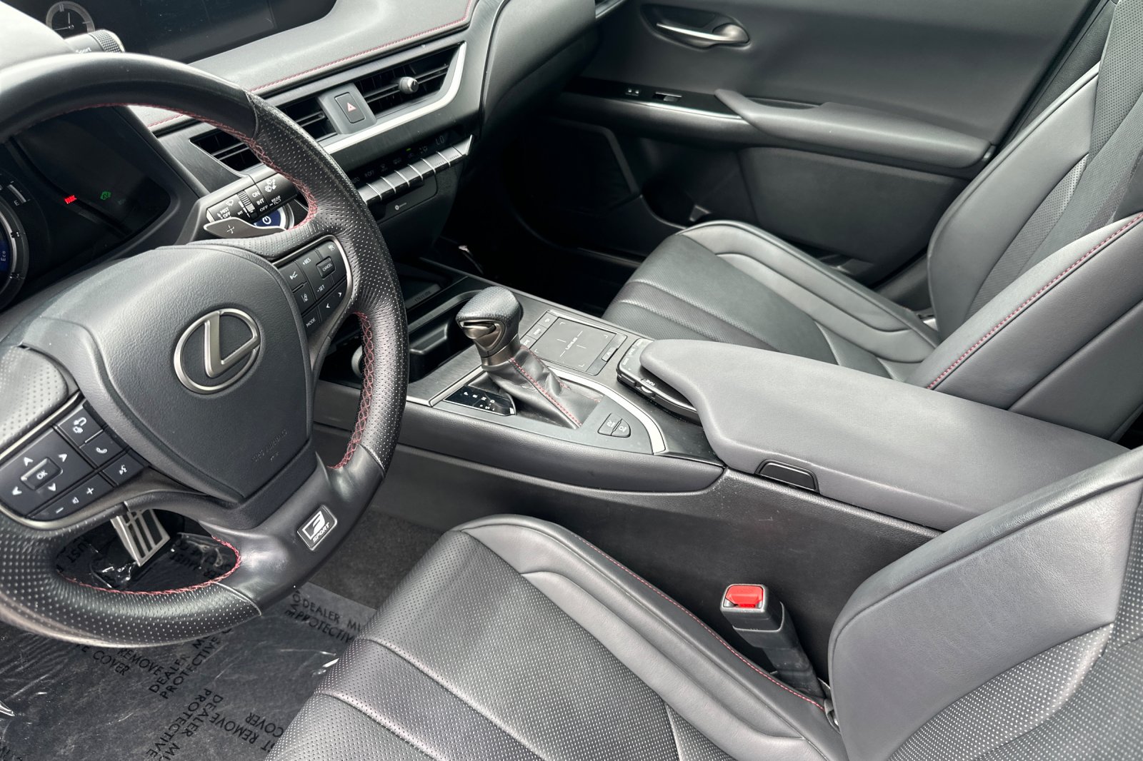 2022 Lexus UX 250h F SPORT photo 9