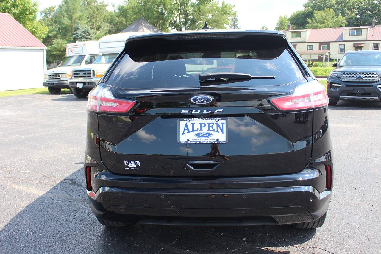 2024 Ford Edge ST photo 6