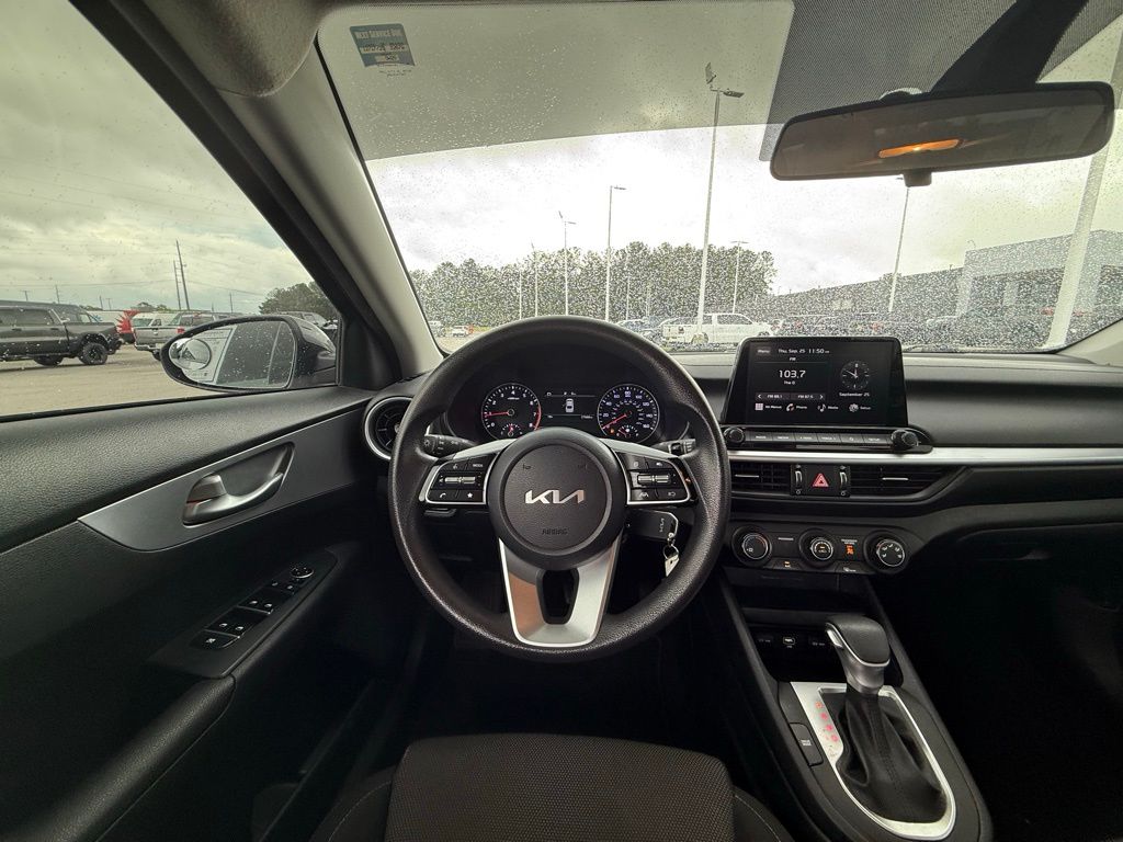 2022 Kia Forte LXS photo 13