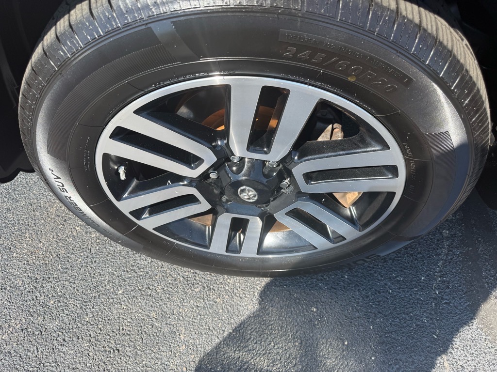 2016 Toyota 4Runner Limited photo 8
