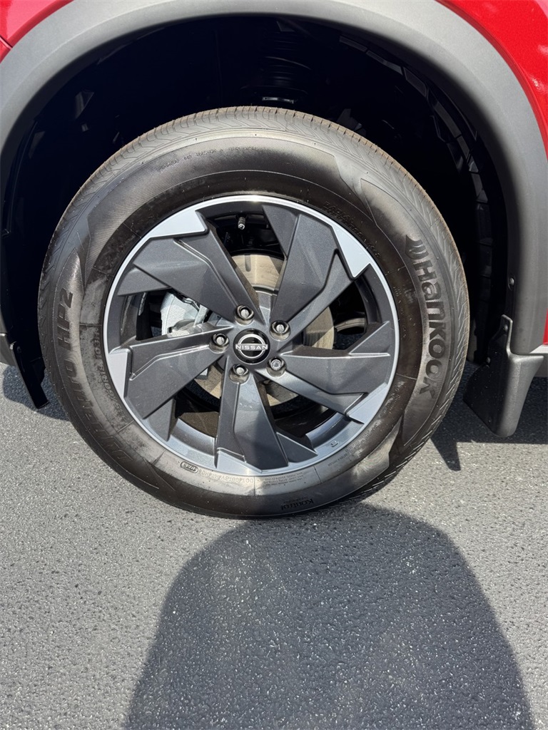 2026 Nissan Rogue SV photo 17
