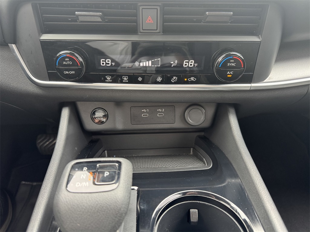 2024 Nissan Rogue SV photo 25