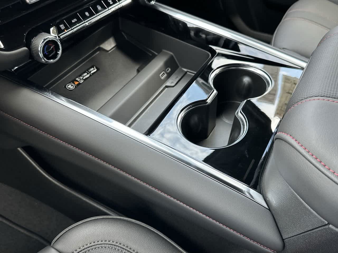 2025 Chevrolet Suburban RST photo 23