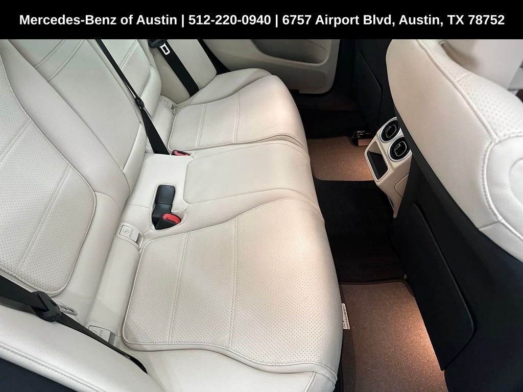2025 Mercedes Benz C 300 photo 26