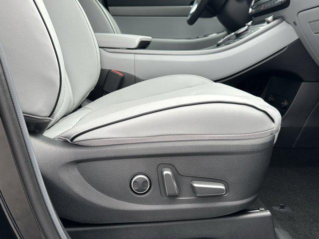 2025 Hyundai Palisade SEL photo 12