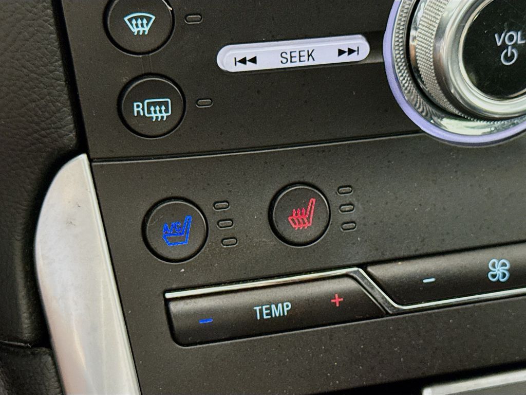 2018 Ford Edge Titanium photo 19