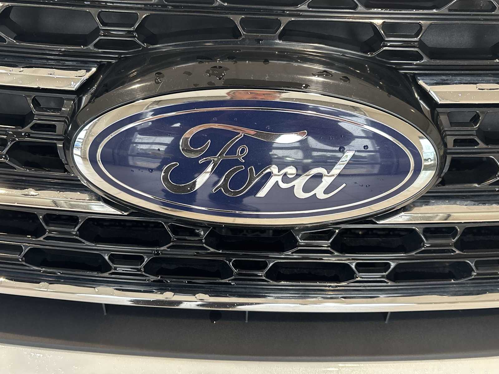 2020 Ford Explorer XLT photo 27