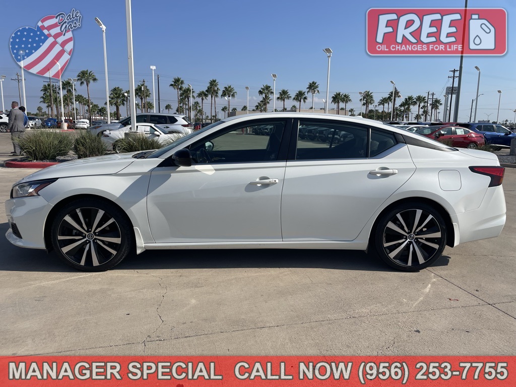 2022 Nissan Altima 2.5 SR photo 2
