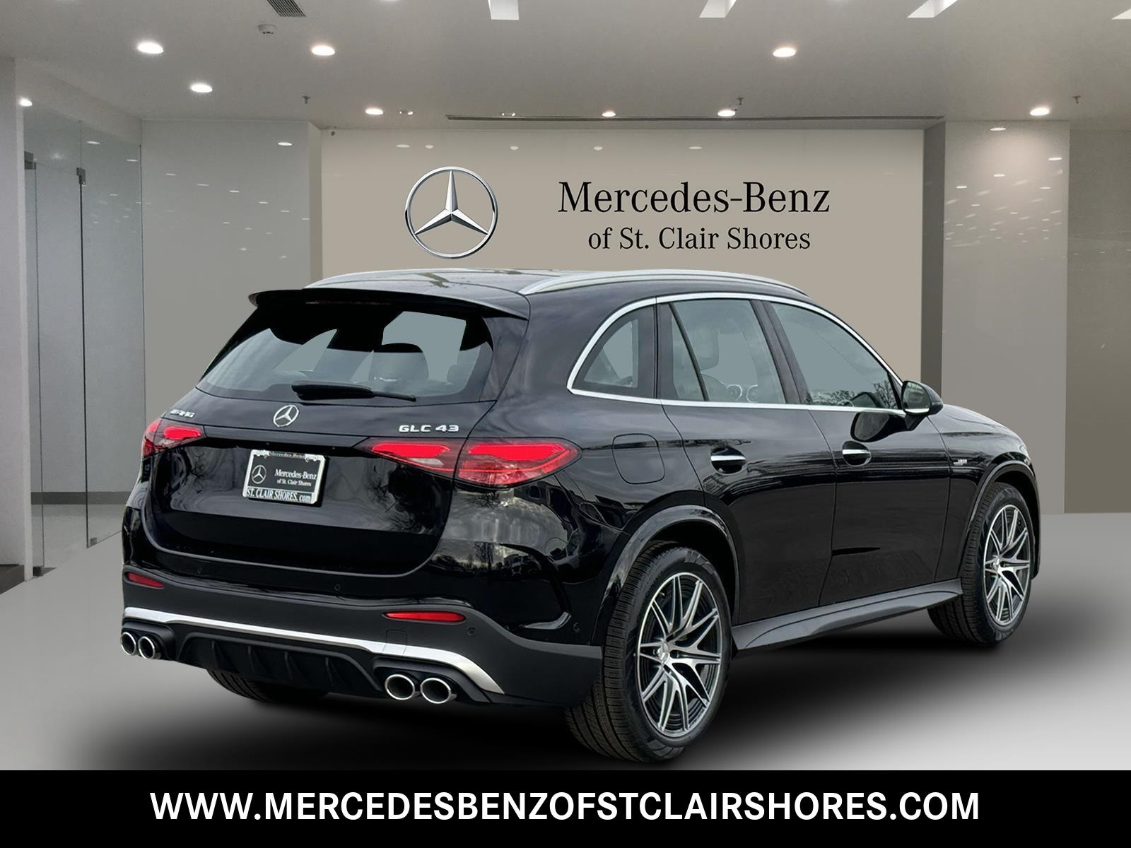 2025 Mercedes Benz GLC 43 AMG 4MATIC photo 3