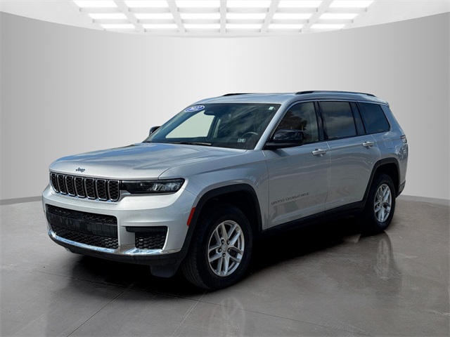 2022 Jeep Grand Cherokee Laredo photo 2