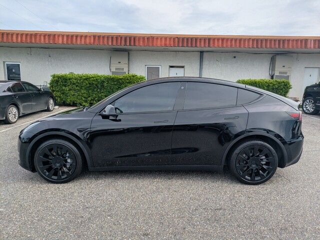 2021 Tesla Model Y Long Range photo 3