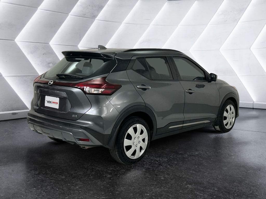 2023 Nissan Kicks SR photo 4