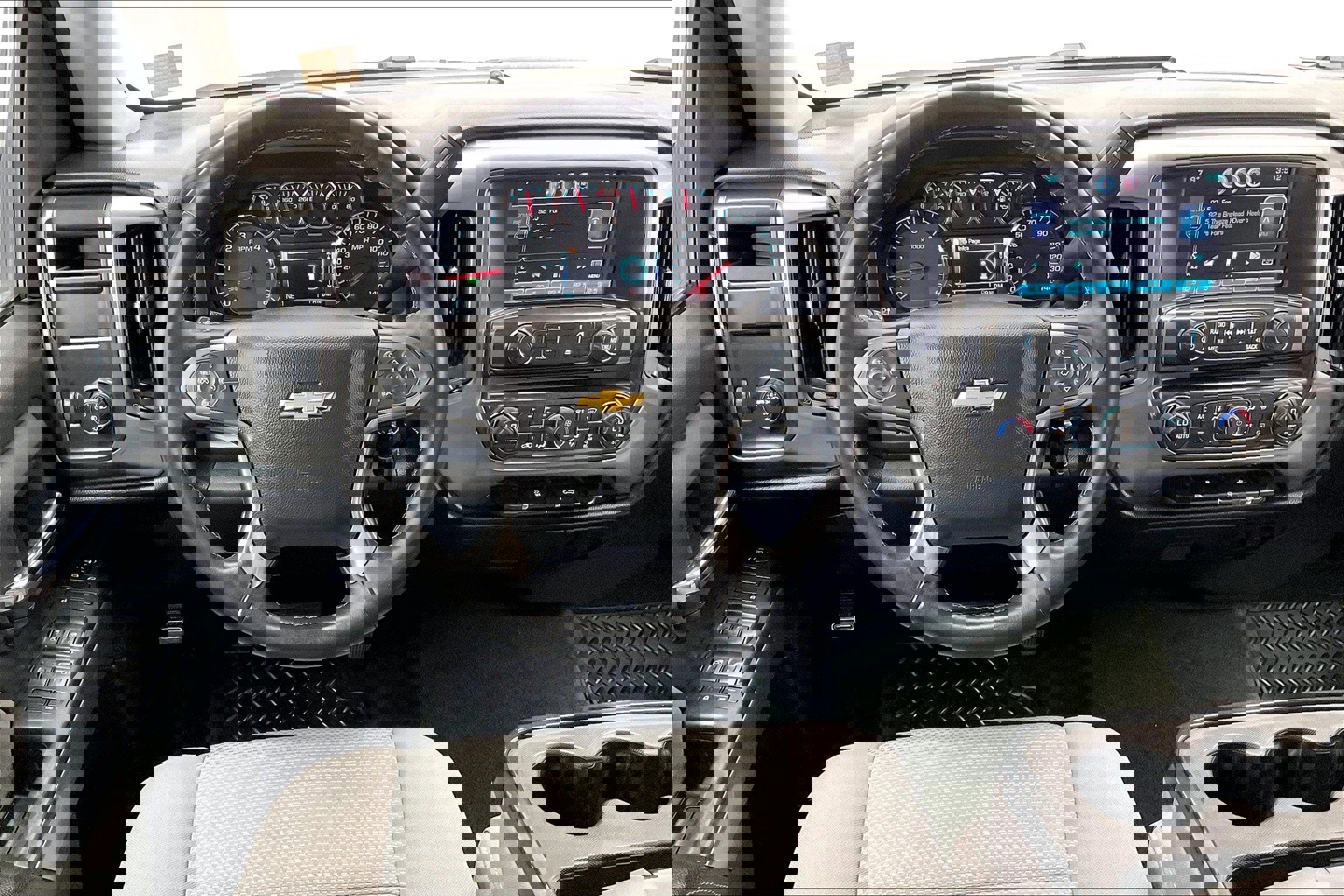 2015 Chevrolet Silverado 1500 LT photo 4