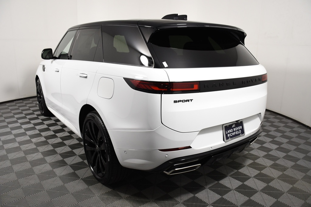 2025 Land Rover Range Rover Sport SE photo 4