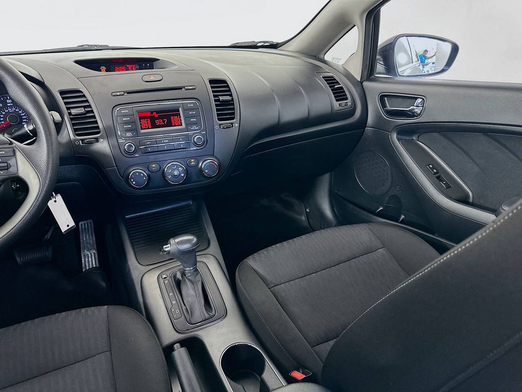 2016 Kia Forte LX photo 18