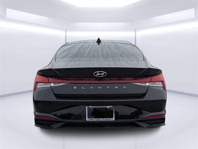 2021 Hyundai Elantra SEL photo 4