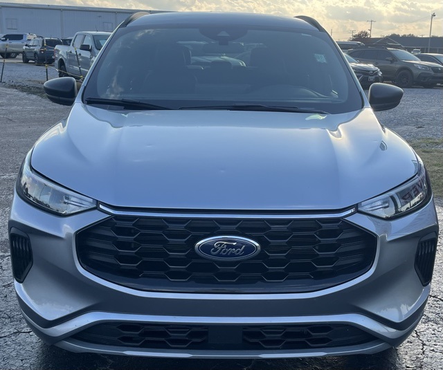2023 Ford Escape ST-Line photo 2
