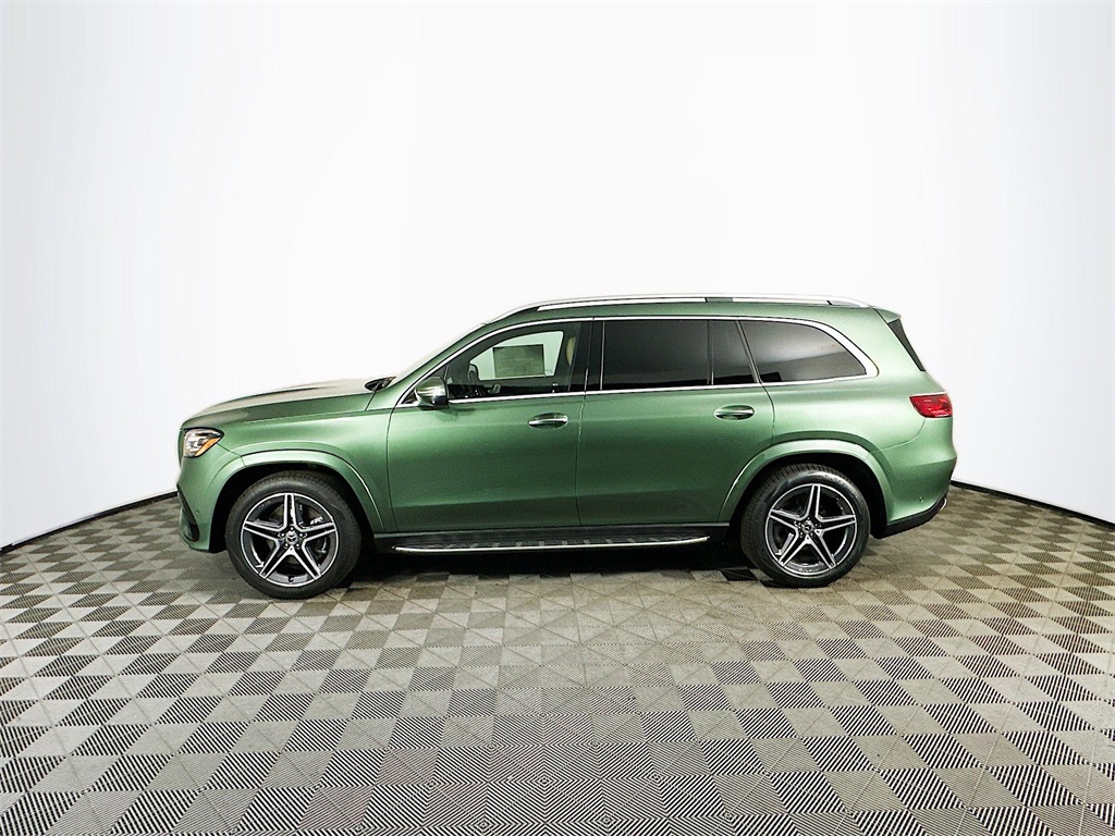 2026 Mercedes Benz GLS 450 4MATIC photo 3
