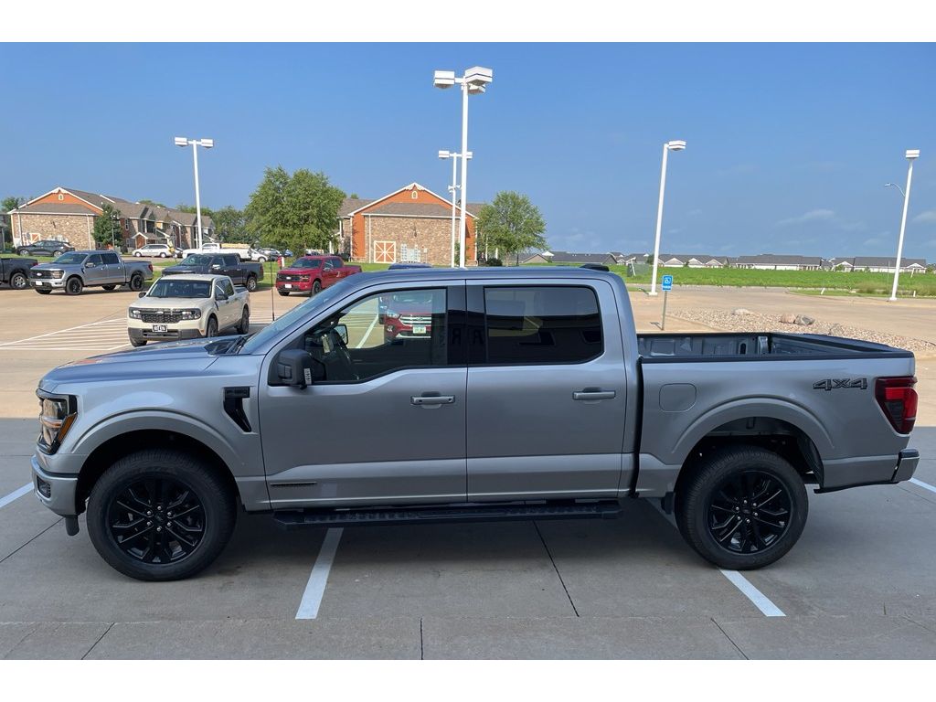 2025 Ford F-150 XLT photo 4