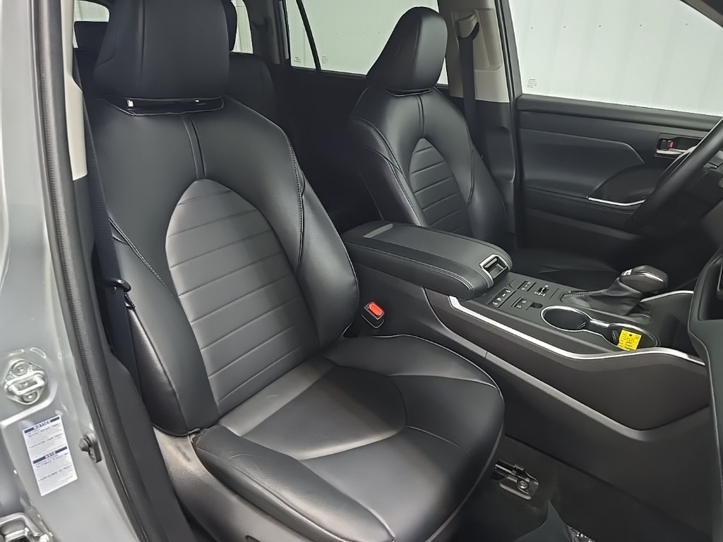 2022 Toyota Highlander XLE photo 15