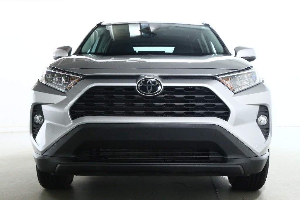 2021 Toyota RAV4 XLE photo 4