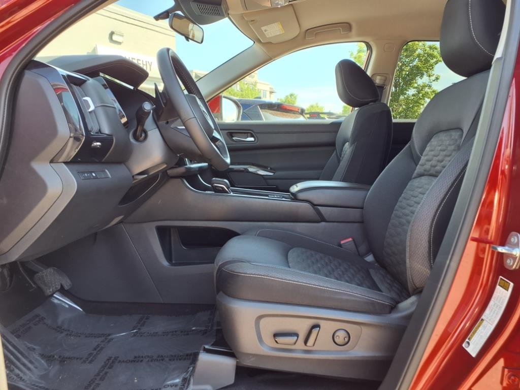 2022 Nissan Pathfinder SV photo 14