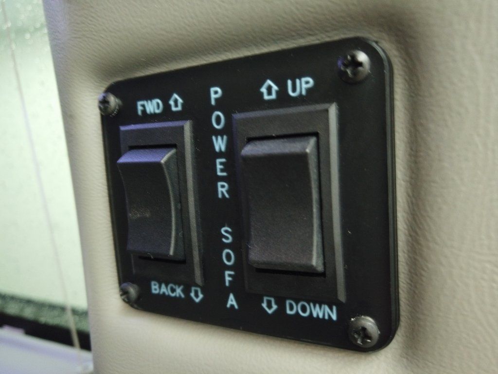 2023 Chevrolet Express photo 8