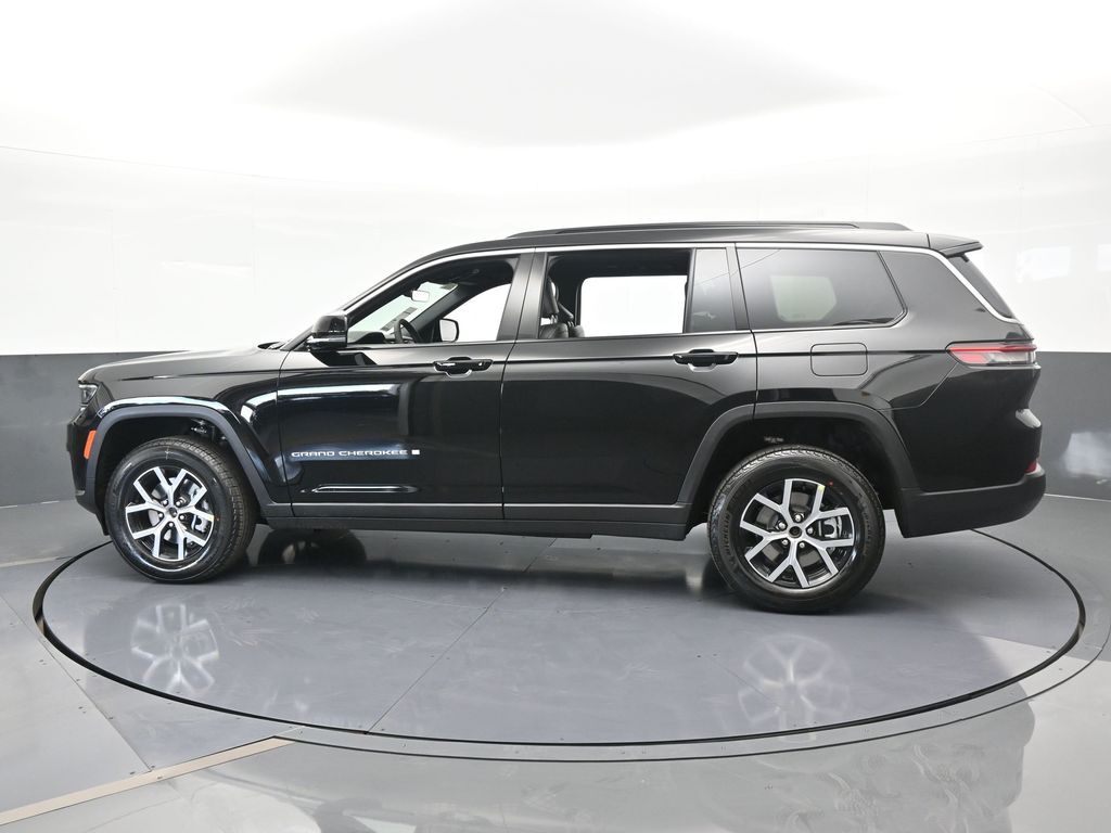 2025 Jeep Grand Cherokee Limited photo 3