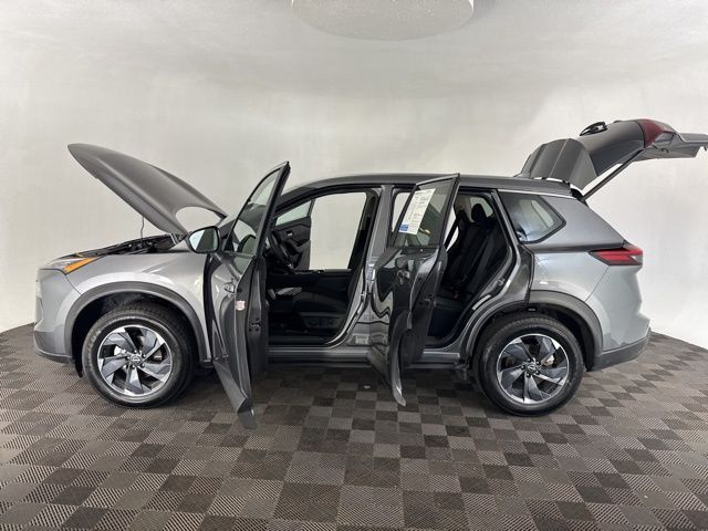 2024 Nissan Rogue SV photo 10