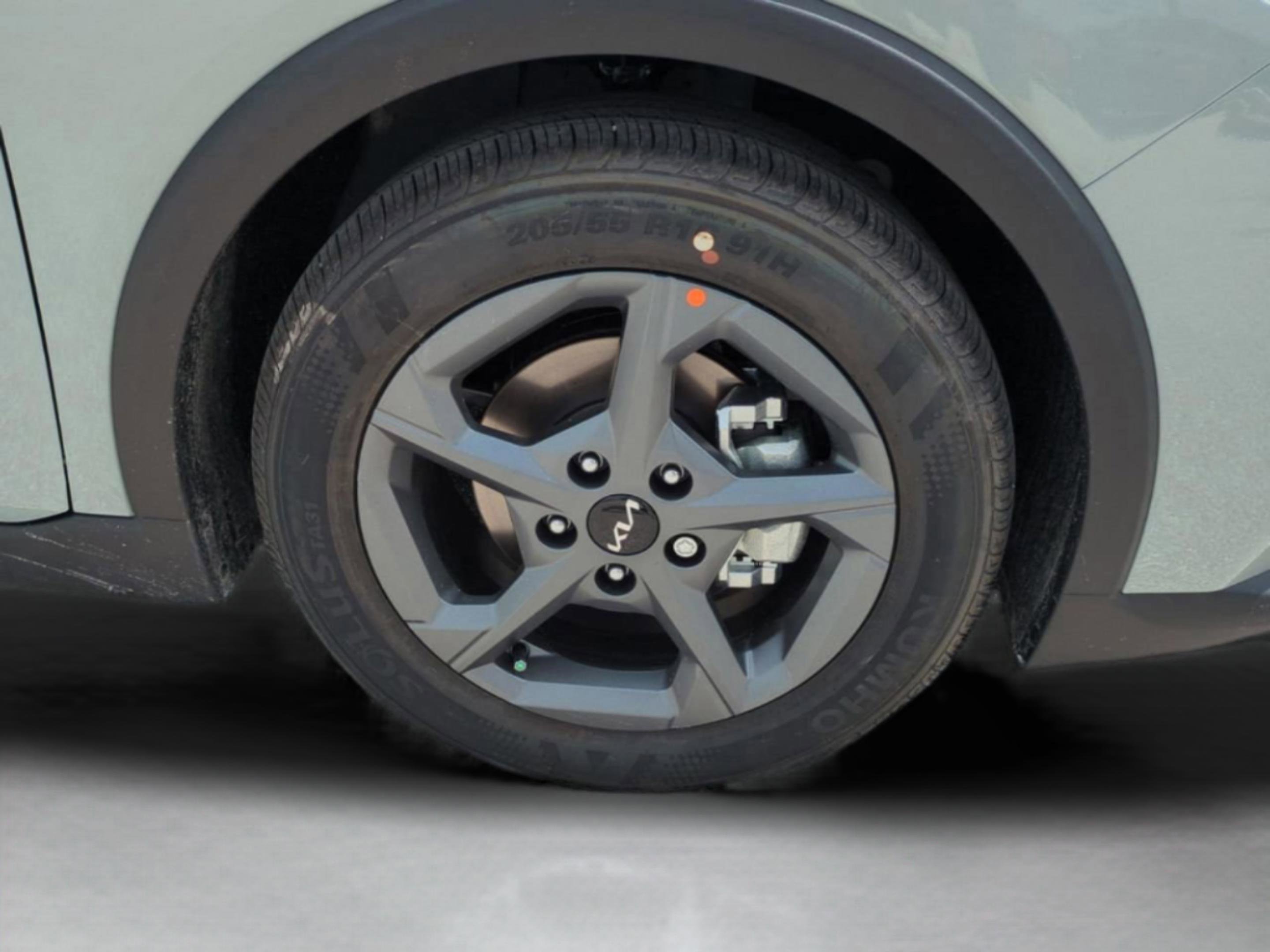 2025 Kia K4 LXS photo 11