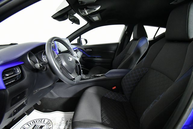 2022 Toyota C-HR XLE photo 4