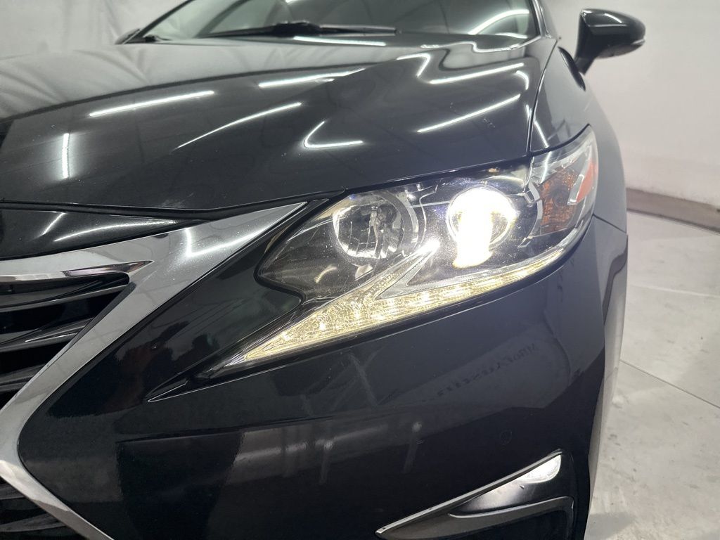 2016 Lexus ES 350 photo 28